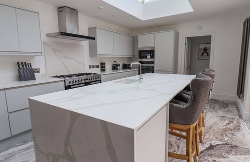 Scarborough House | CHURCH VIEW, family friendly, luxury holiday cottage in Scarborough