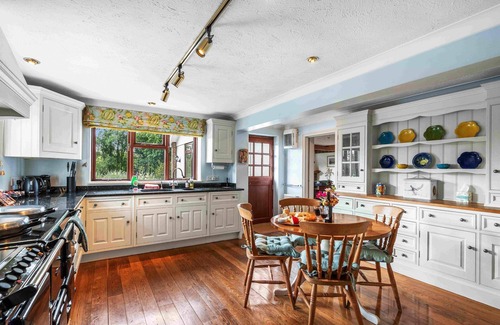 Scaynes Hill House | Churchill Country Retreat | By My Getaways