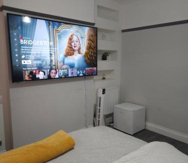 Chadwell Heath House | Chy's Lodge
