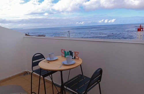 Le Moule Apartment | Cibuqueira numéro 8 , centre ville, vue sur mer, plage à pied