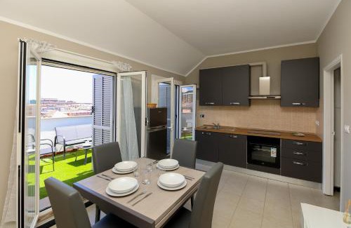 Sestri Ponente Apartment | Ciclamino House Terrace and Parking By ML WHITE HOUSE