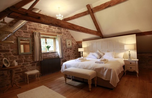 Kerne Bridge Cottage | Cider Mill Cottage - Wye Valley, Herefordshire set on the banks of the River Wye