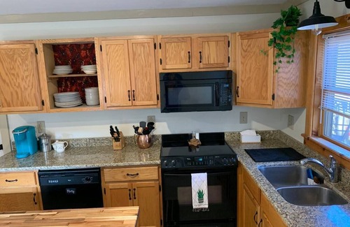 Maggie Valley House | Cierra Falls Retreat 2/2 with Waterfall in Backyard/360 Mtn Views *Pet Friendly*