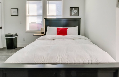 Norwood Apartment | Cincinnati Vacation Rental Studio: Great Location!