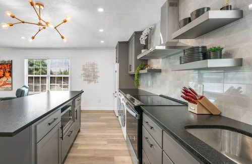 College Station Apartment | Cinema: 2 Bedroom, Walk to A&M, Comfy King Beds