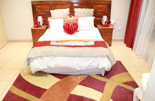 Primrose House | Cinematic Guest House - The Titanic Room