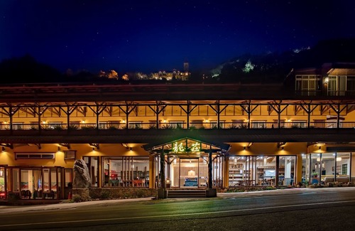 Ren'ai Bed & Breakfast | CingJing Dragon Manor Resort