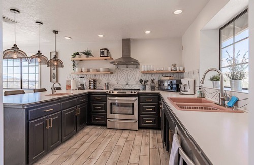 Yucca Valley House | Citadel by Fieldtrip | 5bd Boulder Estate w Amenities