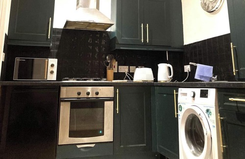 Belfast Apartment | City Apartment - Sleeps 4 & Free Parking