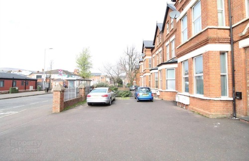 Belfast Apartment | City Apartment - Sleeps 4 & Free Parking