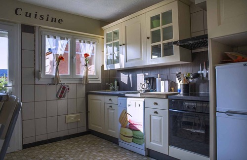 Bully-les-Mines House | City Break cottage near the Louvre-Lens and Vimy and Lorette