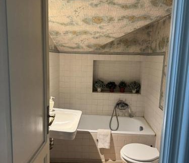 Parma City Centre Apartment | City center apt - garage prenotabile