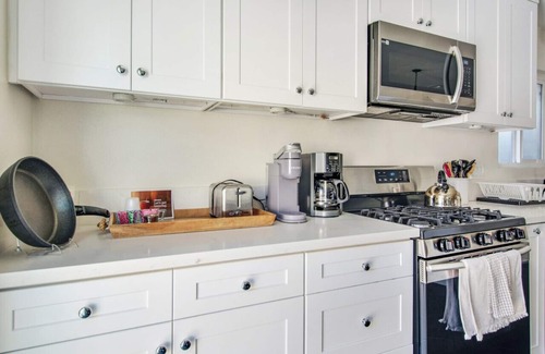 Yorktown Villa | City Center Villa -Pool | Patio | 1.8Mile To Beach