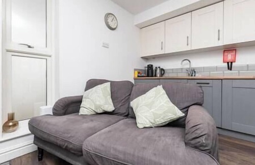 Leeds City Center House | City Centre 2 Bedroom - House
