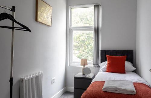 Coventry House | City Centre, 4 Bed, Free Parking