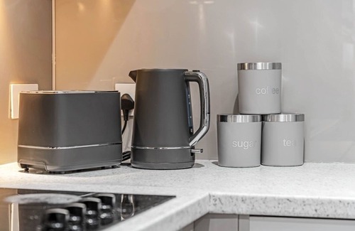 Birmingham City Centre Apartment | City centre | WeeklyRate | Free Parking | Sleeps 3