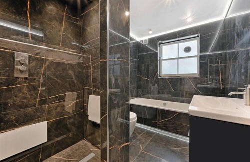 Redcliffe Apartment | City Chic London Apartment With 2 Bedrooms