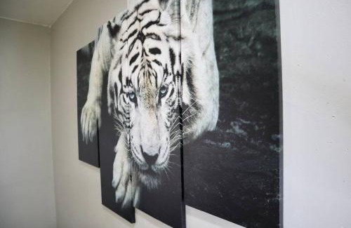 Tower Grove South Villa | City Chic Retreat!