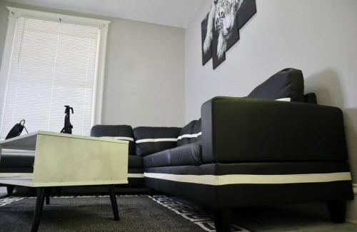 Tower Grove South Villa | City Chic Retreat!