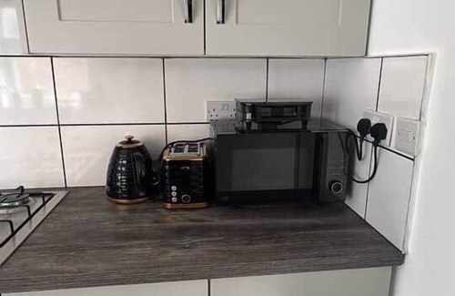 Sneinton House | City Escape: Stylish 4-bedroom house in Nottingham