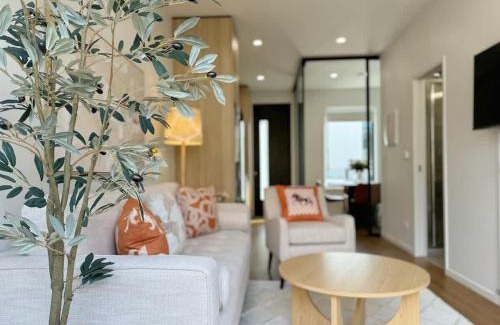 Grey Lynn House | City Haven Retreat - Stylish 2BR Townhouse vs AC & Backyard