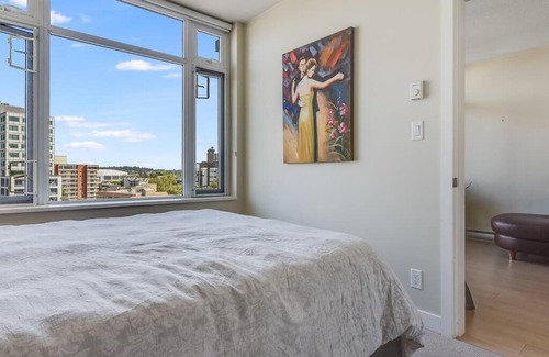 Downtown Victoria Apartment | City Lights at the Era