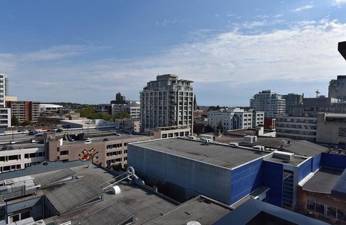 Downtown Victoria Apartment | City Lights at the Era