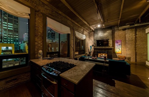 Downtown Nashville Condo | City Loft PH*Walk to Broadway*Printers Alley Lofts