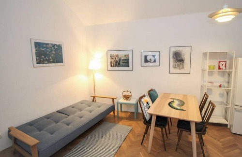Wieden Apartment | City Oase Garden by Interhome