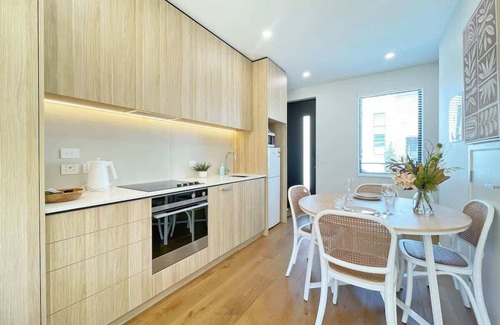 Grey Lynn Condo | City Serenity 2BR Townhouse vs AC|Backyard|Parking