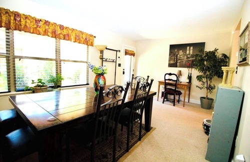 Central Northside House | City townhouse with a country feel. Steps to downtown, stadiums and attractions.