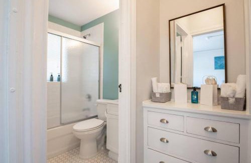 Peoria Apartment | CITY VIBES - Modern Suite in the heart of Downtown