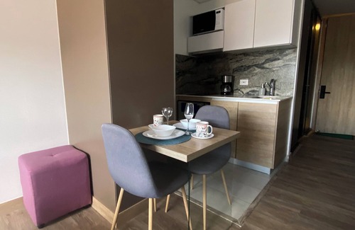 Chapinero Apartment | City-view apartment in Chapinero – fast WiFi, 24h security, gym & coworking