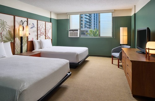 Ala Moana Hotel | City View Two Queens, 4 Family-Friendly Units, Tranquil Koi Ponds, Sun Deck View