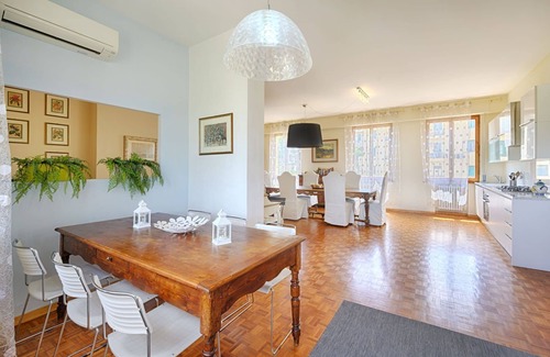 Siena Apartment | City/Village Apartment in Siena with 4 bedrooms sleeps 8