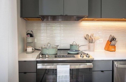 Central City Apartment | Cityscapes Loft– Groups/WiFi/2 Bed & 2 Bath