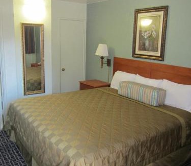 Chinatown Hotel | Civic Center Lodge / Lake Merritt BART