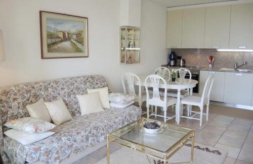 Locarno Apartment | Clara by Fewotessin