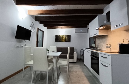 Apricale Apartment | Clare House