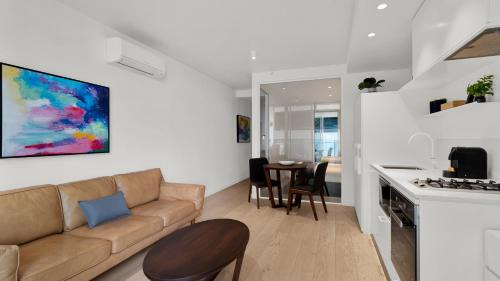 South Yarra Apartment | Claremont Suite 610