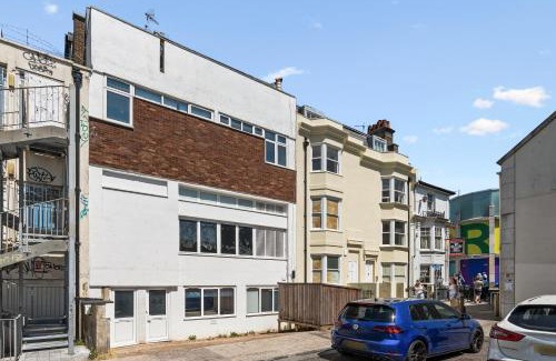 Brighton City Centre Apartment | Clarence Square 2 Bedroom Central