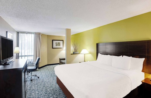 Skyland Hotel | Clarion Inn Asheville Airport