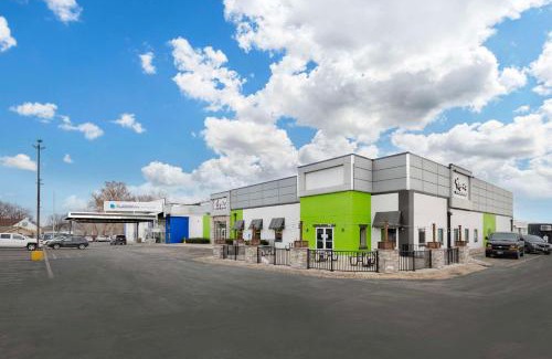 Des Moines Hotel | Clarion Inn Des Moines Airport