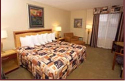 National Gardens Hotel | Clarion Inn Ormond Beach at Destination Daytona