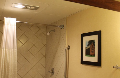 Jamestown Hotel | Clarion Pointe Jamestown - Falconer