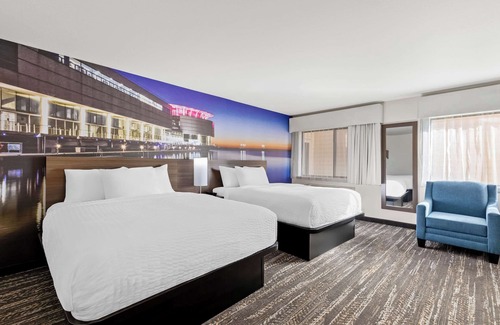 Milwaukee Hotel | Clarion Pointe Milwaukee Airport