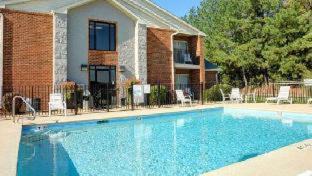 Clarksville Hotel | Clarion Pointe on the lake Clarksville-South Hill West