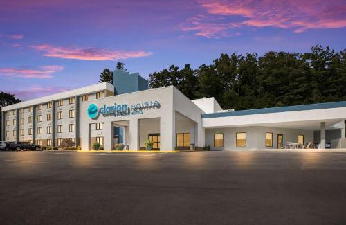 Sylva Hotel | Clarion Pointe Sylva near Cherokee Area