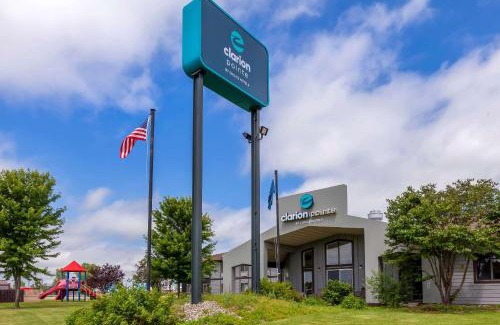 Tomah Hotel | Clarion Pointe Tomah