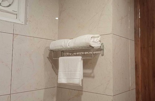 Palia Hotel | Clarks Inn Dudhwa